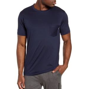 Vuori Tradewind Pocket Performance
T-shirt In Navy Size M excellent condition